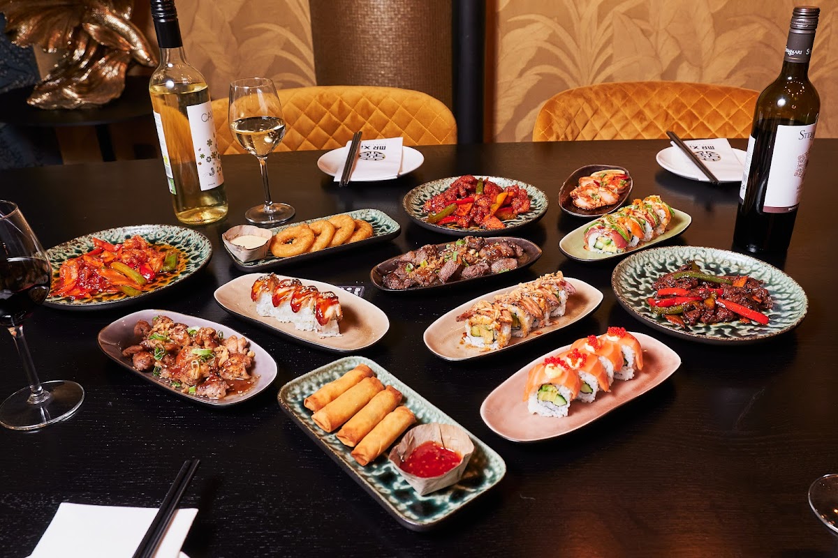 Mr Xi Asian Bistro-3